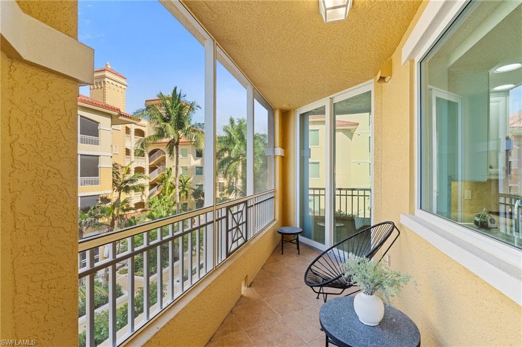 2738 Tiburon Blvd E B-305, Naples, FL 34109-23