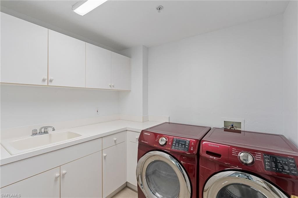 2738 Tiburon Blvd E B-305, Naples, FL 34109-26