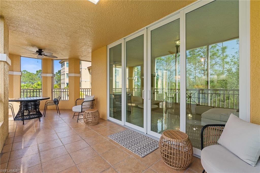 2738 Tiburon Blvd E B-305, Naples, FL 34109-28