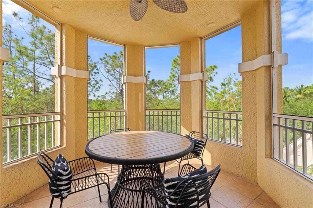 2738 Tiburon Blvd E B-305, Naples, FL 34109-30