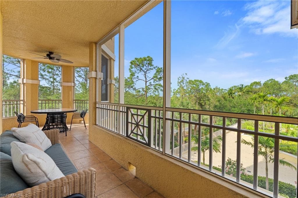 2738 Tiburon Blvd E B-305, Naples, FL 34109-32