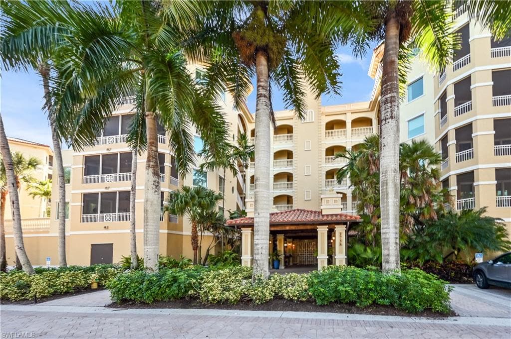 2738 Tiburon Blvd E B-305, Naples, FL 34109-36