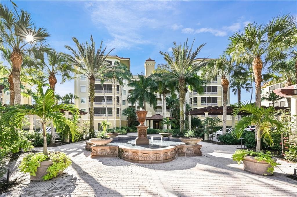 2738 Tiburon Blvd E B-305, Naples, FL 34109-37