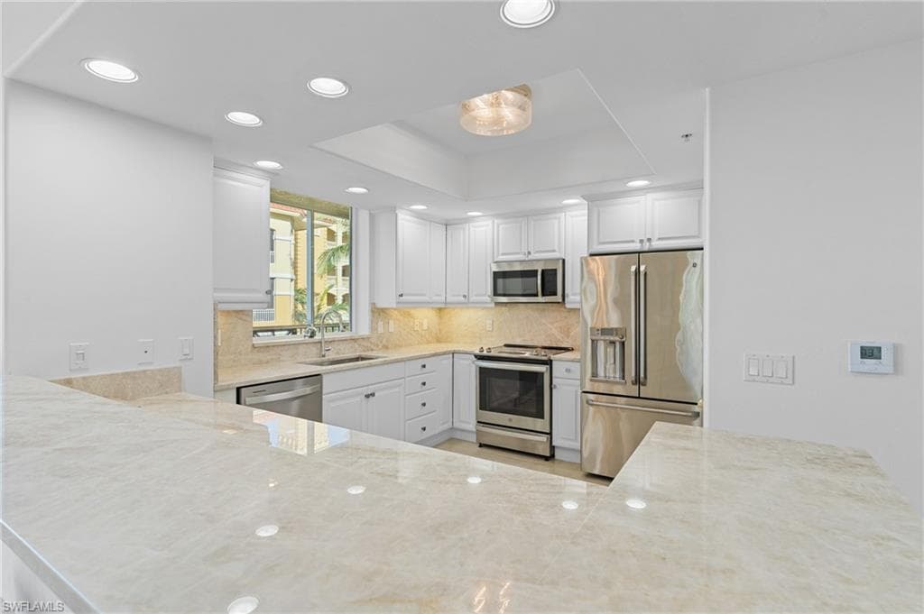 2738 Tiburon Blvd E B-305, Naples, FL 34109-3