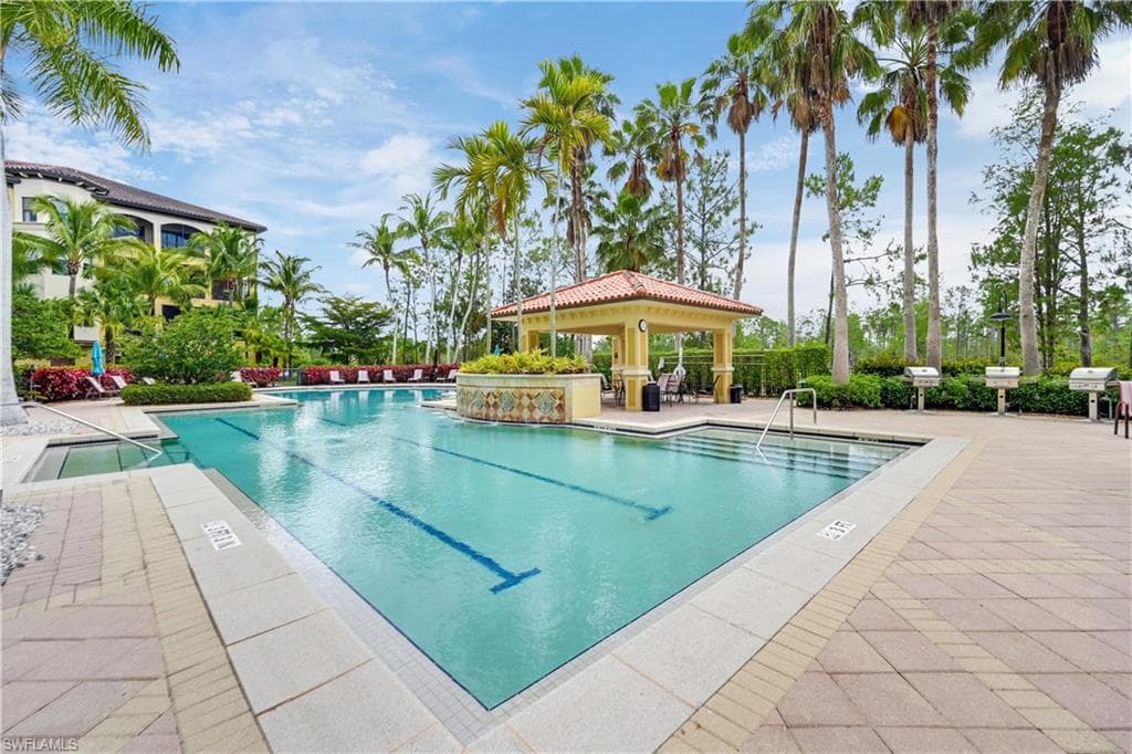 2738 Tiburon Blvd E B-305, Naples, FL 34109-49