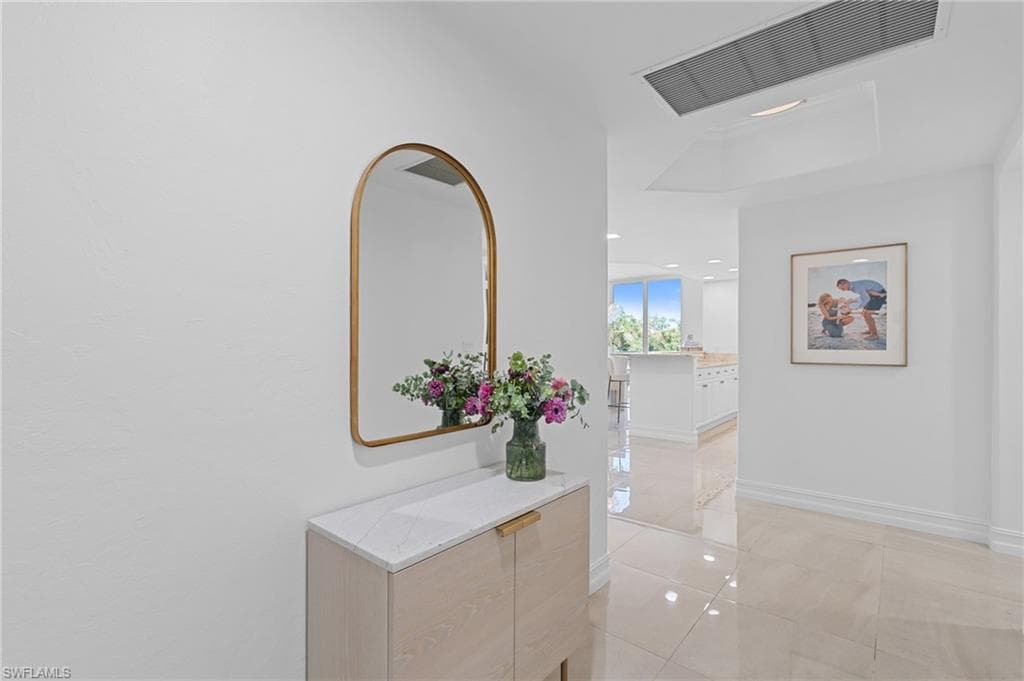 2738 Tiburon Blvd E B-305, Naples, FL 34109-6