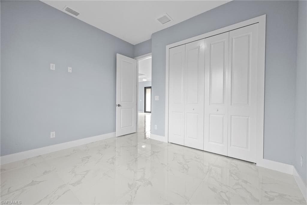 570 Sherwood Ave S, Lehigh Acres, FL 33974-31