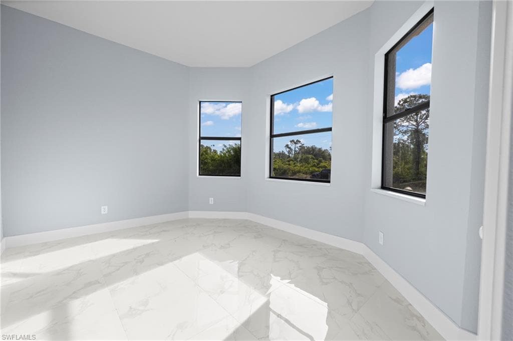 570 Sherwood Ave S, Lehigh Acres, FL 33974-38