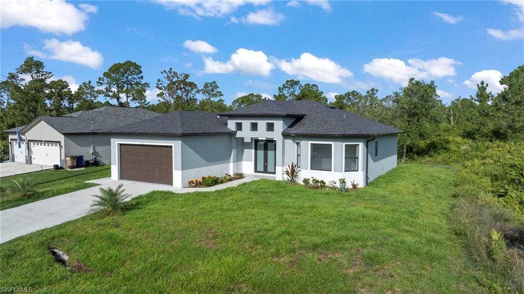 570 Sherwood Ave S, Lehigh Acres, FL 33974-3