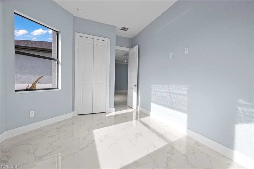 570 Sherwood Ave S, Lehigh Acres, FL 33974-39