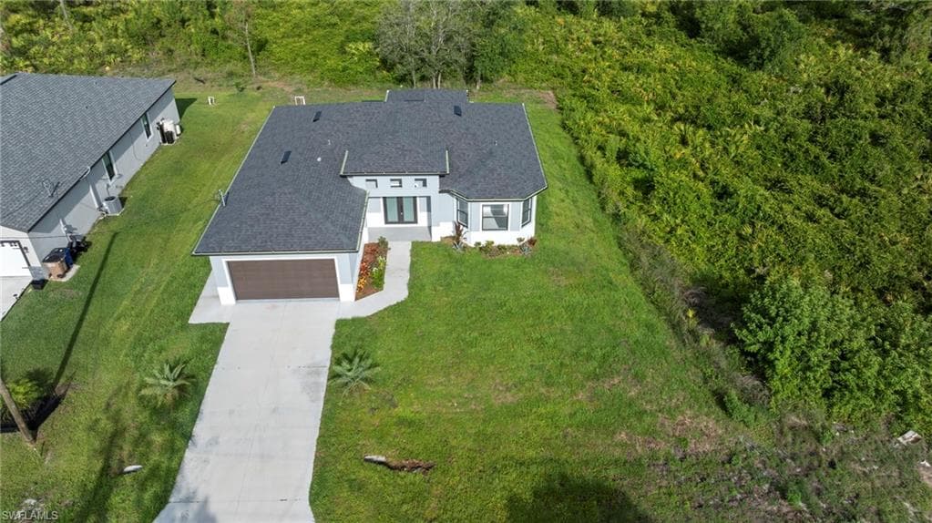 570 Sherwood Ave S, Lehigh Acres, FL 33974-4