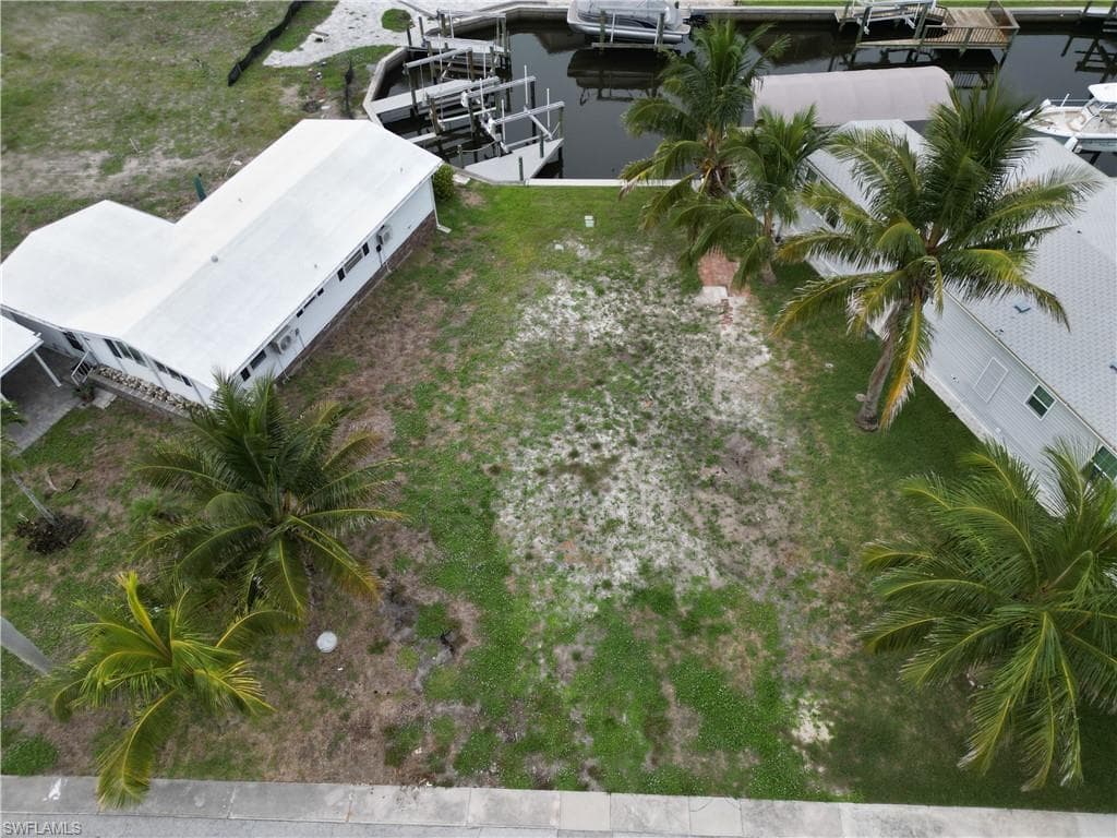 11271 Azalea Ln, Fort Myers Beach, FL 33931-4