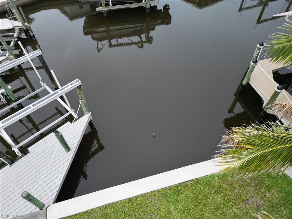 11271 Azalea Ln, Fort Myers Beach, FL 33931-5