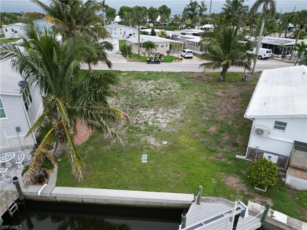 11271 Azalea Ln, Fort Myers Beach, FL 33931-6