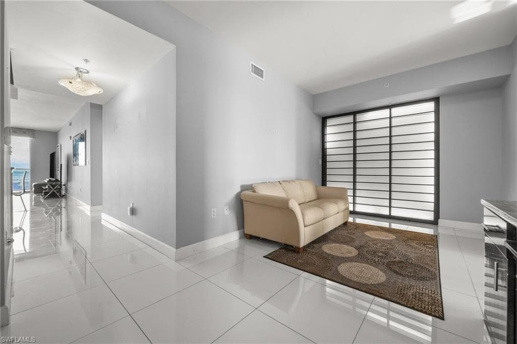 Thumbnail Image 4