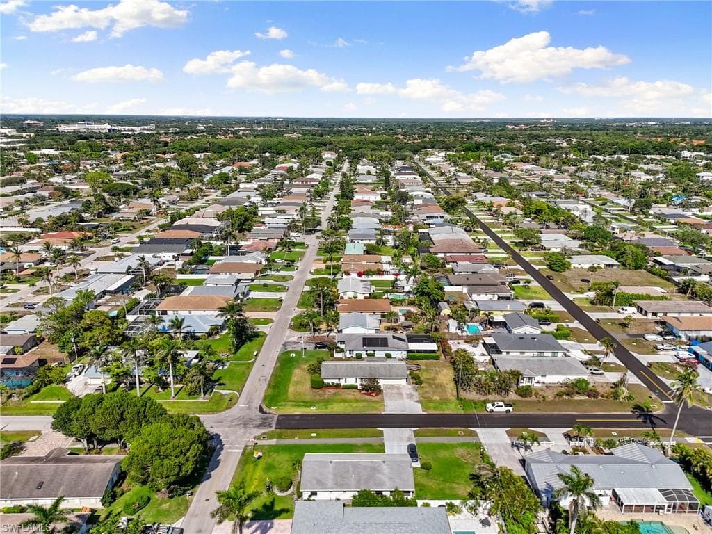 700 100th Ave N, Naples, FL 34108-32