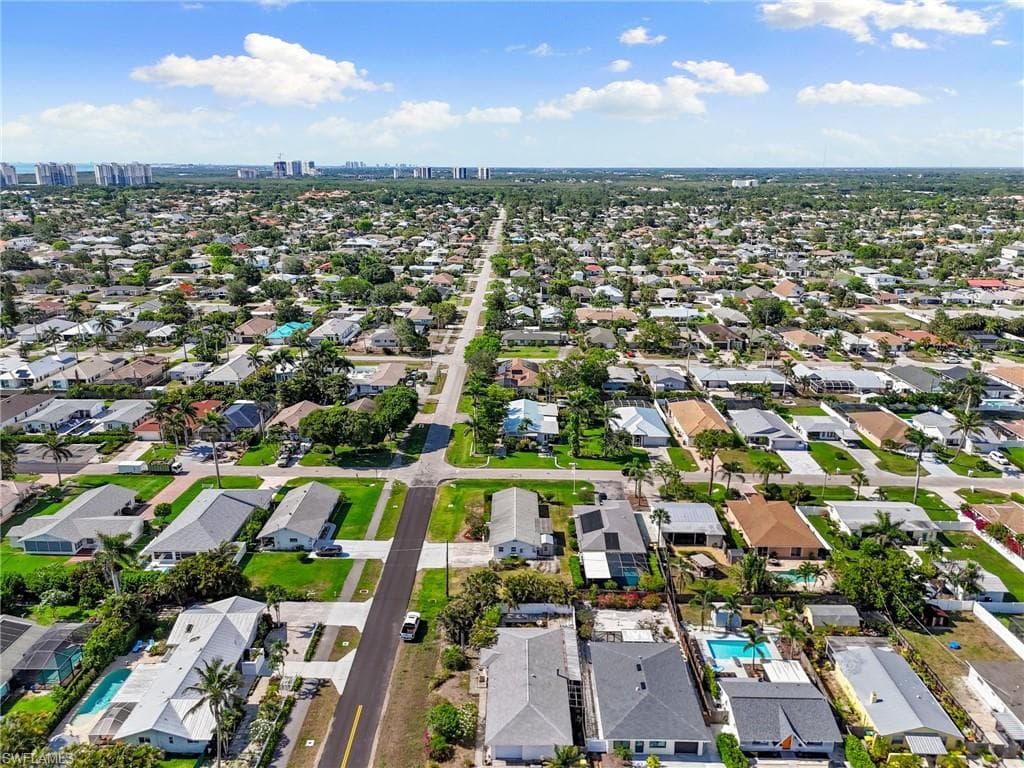 700 100th Ave N, Naples, FL 34108-33