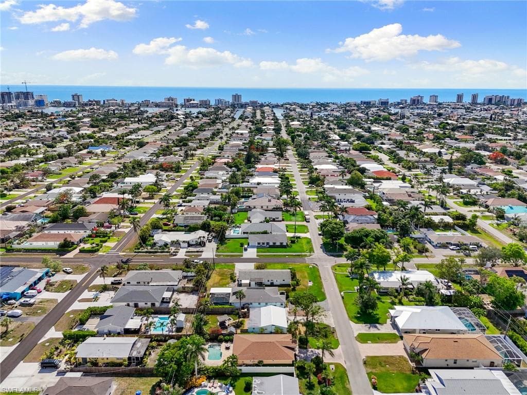 700 100th Ave N, Naples, FL 34108-35