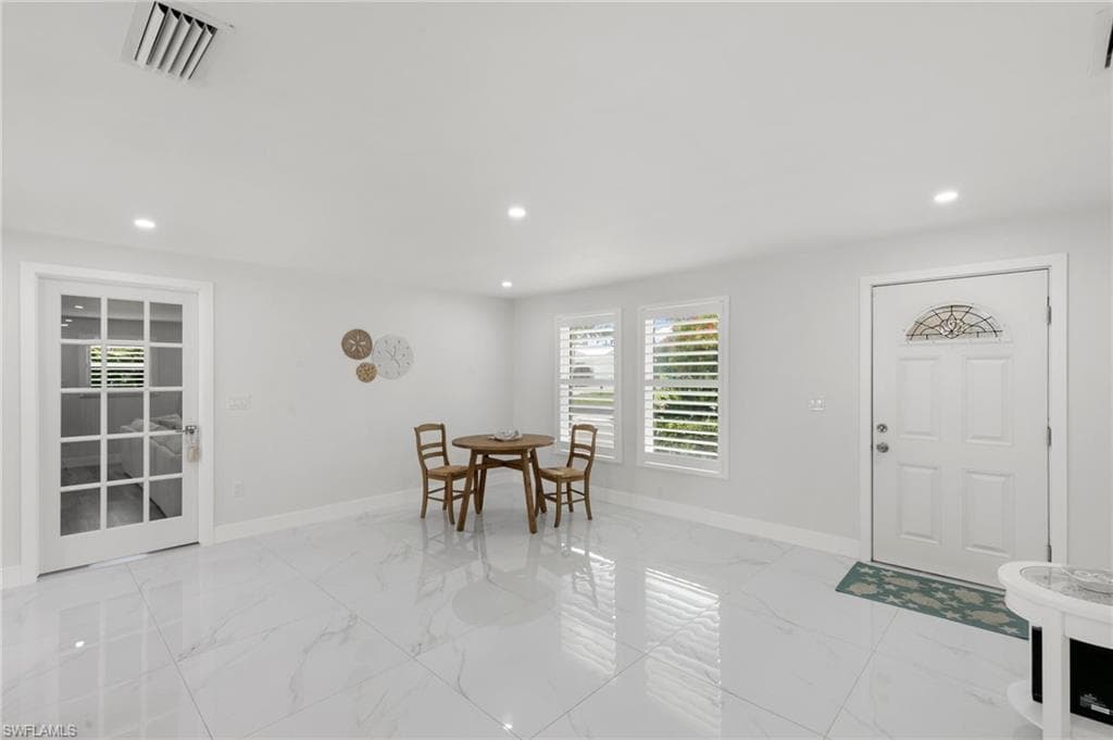 700 100th Ave N, Naples, FL 34108-4
