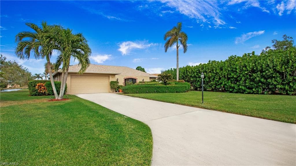 108 Payne Ct, Naples, FL 34112-3