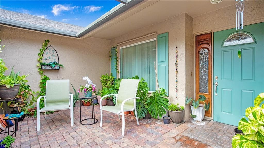 108 Payne Ct, Naples, FL 34112-5