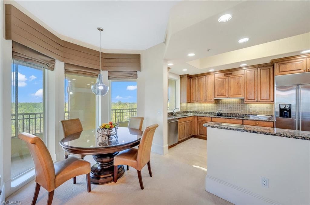2738 Tiburon Blvd E Ph-b502, Naples, FL 34109-16