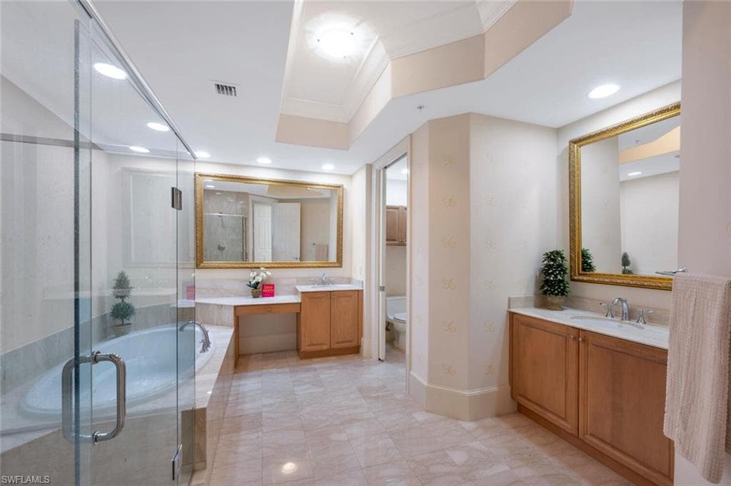2738 Tiburon Blvd E Ph-b502, Naples, FL 34109-25