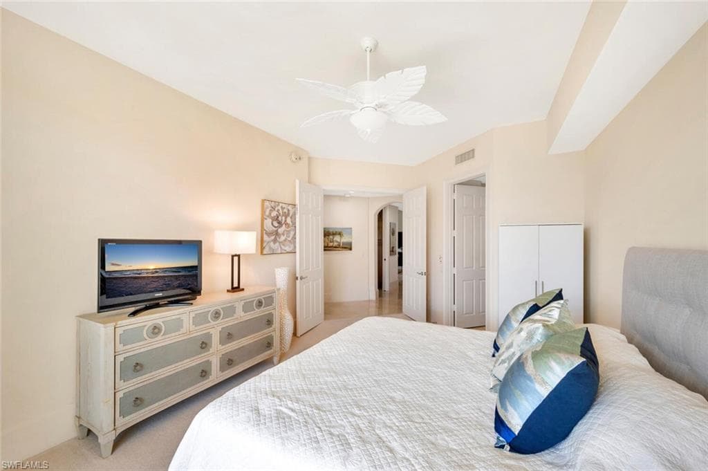2738 Tiburon Blvd E Ph-b502, Naples, FL 34109-30