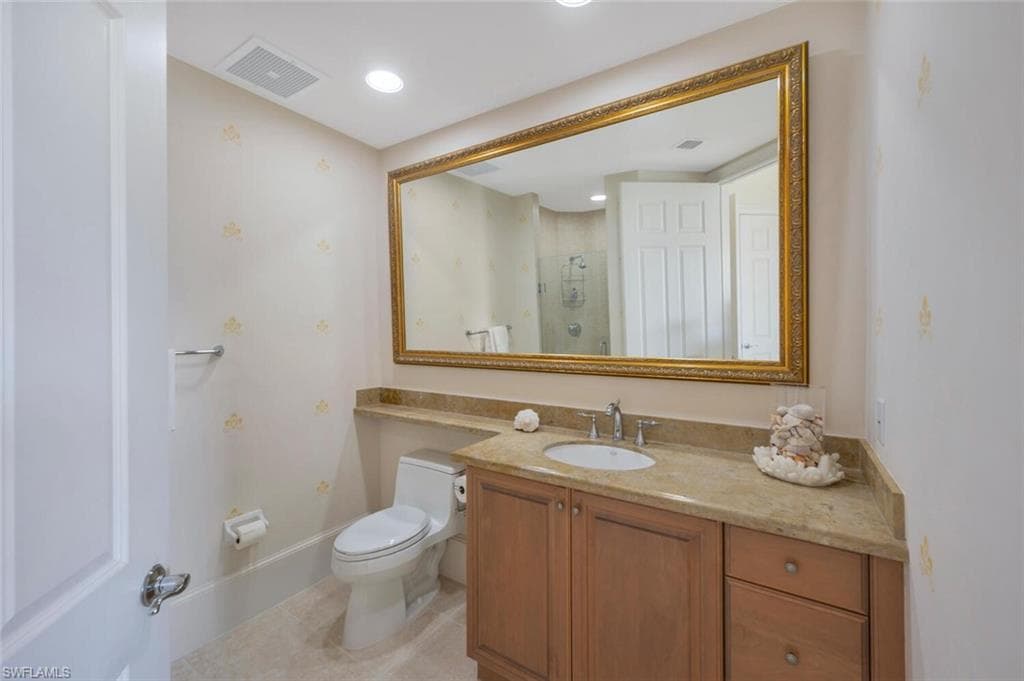 2738 Tiburon Blvd E Ph-b502, Naples, FL 34109-40