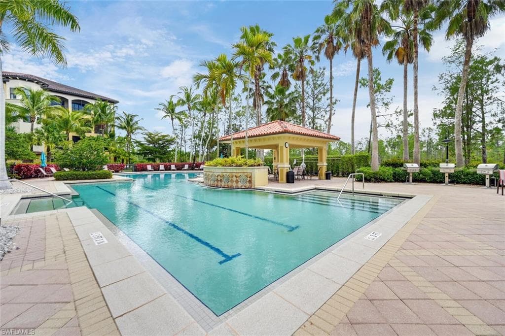 2738 Tiburon Blvd E Ph-b502, Naples, FL 34109-43
