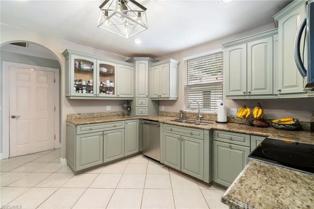 955 Hidden Terrace Rd, Naples, FL 34104-16