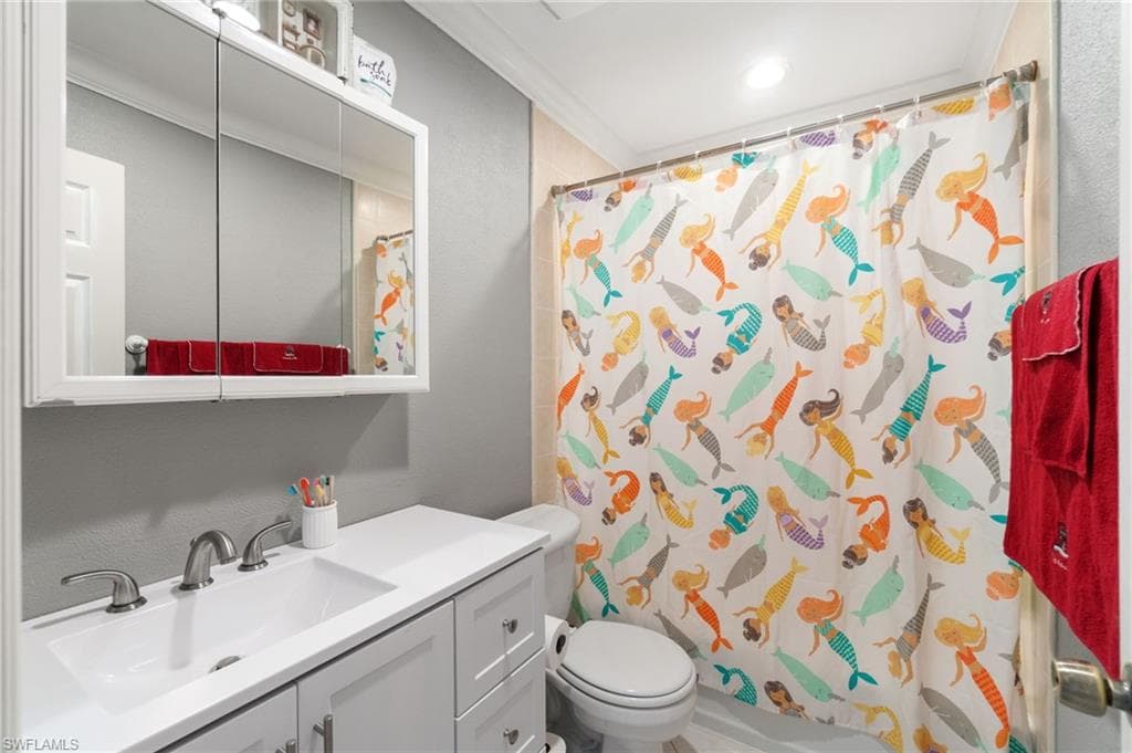 955 Hidden Terrace Rd, Naples, FL 34104-25