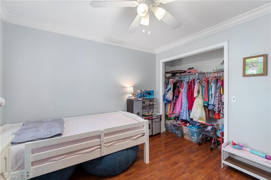 955 Hidden Terrace Rd, Naples, FL 34104-26
