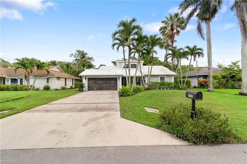 955 Hidden Terrace Rd, Naples, FL 34104-2