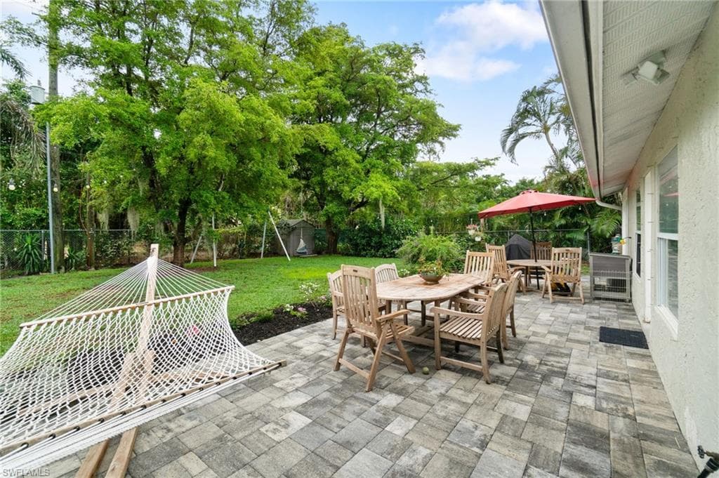 955 Hidden Terrace Rd, Naples, FL 34104-30