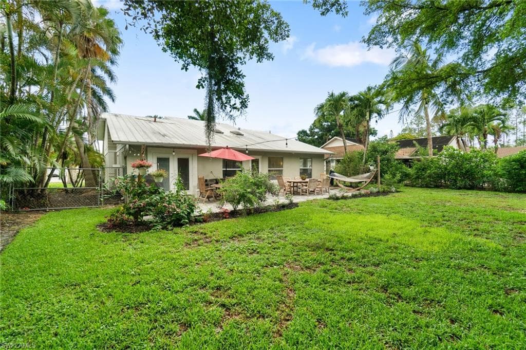 955 Hidden Terrace Rd, Naples, FL 34104-33