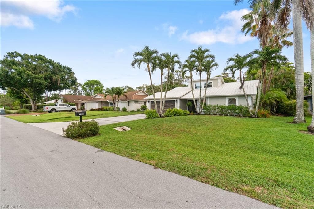 955 Hidden Terrace Rd, Naples, FL 34104-35