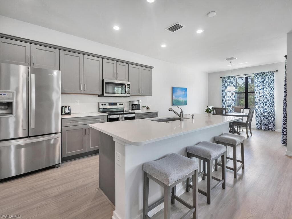 13078 Pembroke Dr, Naples, FL 34105-8