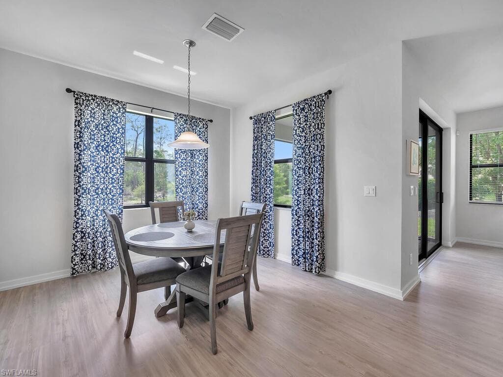 13078 Pembroke Dr, Naples, FL 34105-11