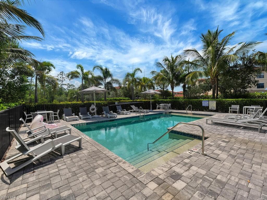 13078 Pembroke Dr, Naples, FL 34105-27