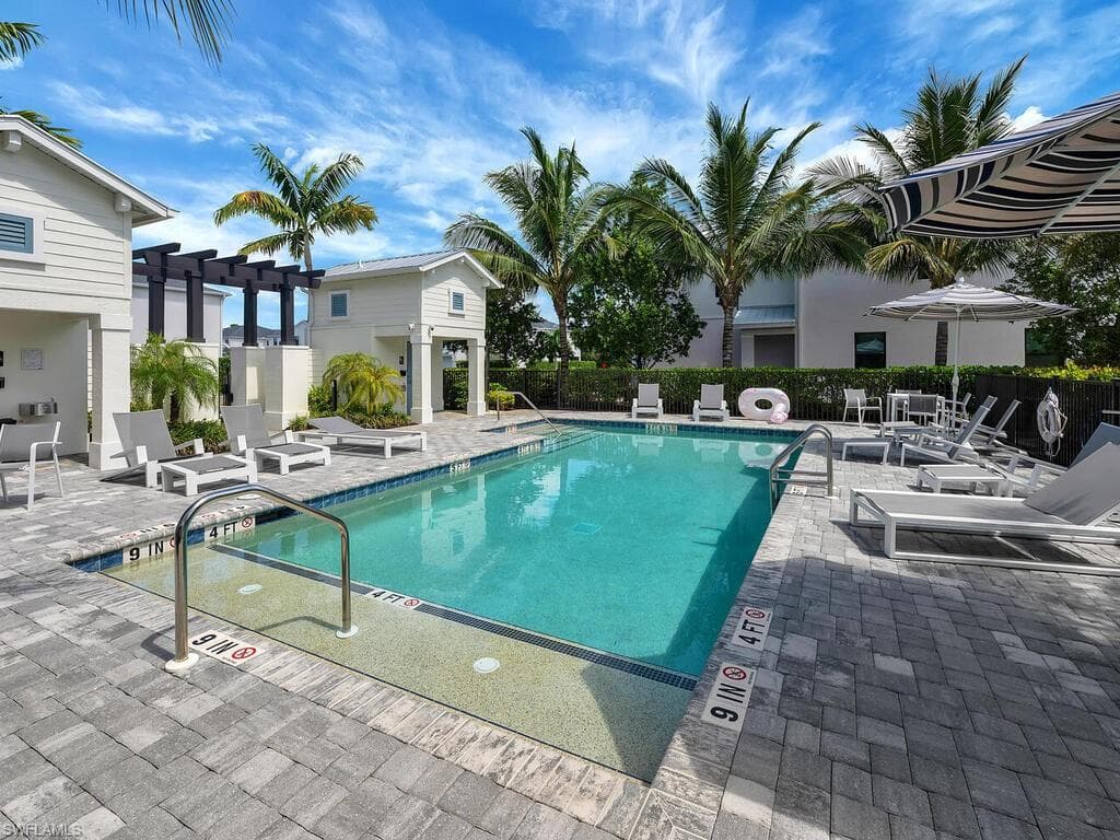 13078 Pembroke Dr, Naples, FL 34105-28