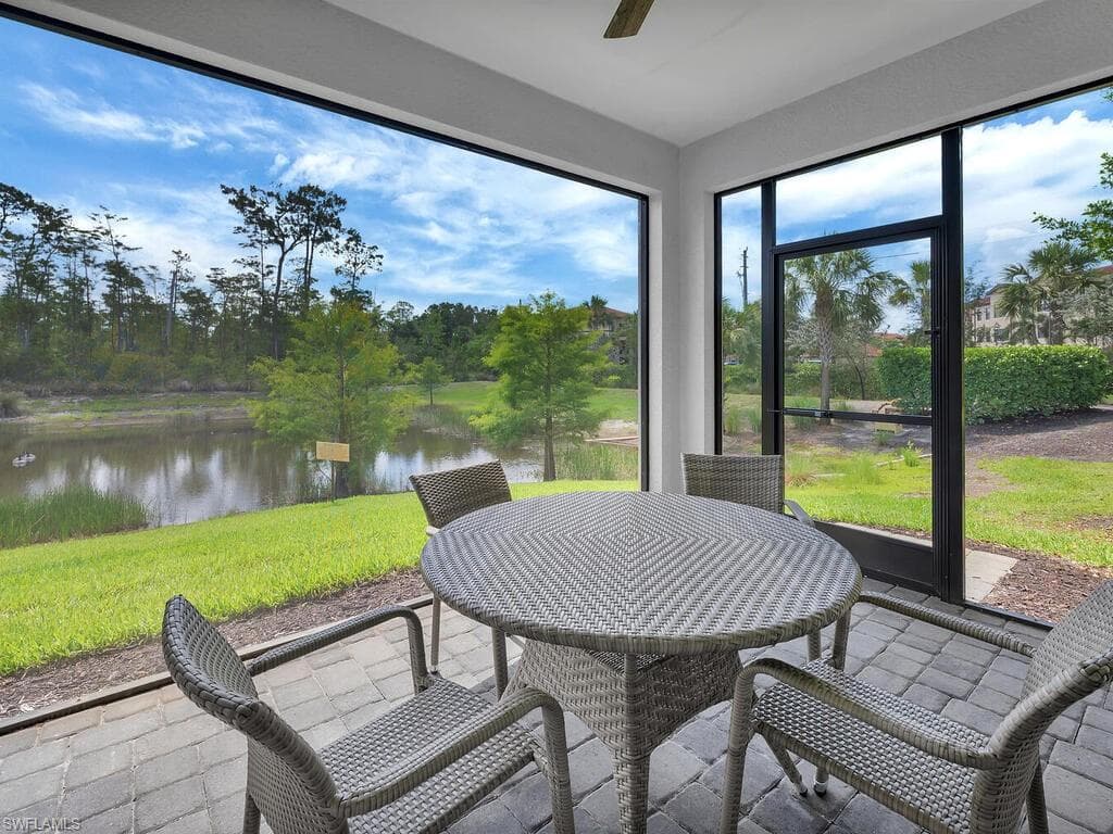 13078 Pembroke Dr, Naples, FL 34105-2