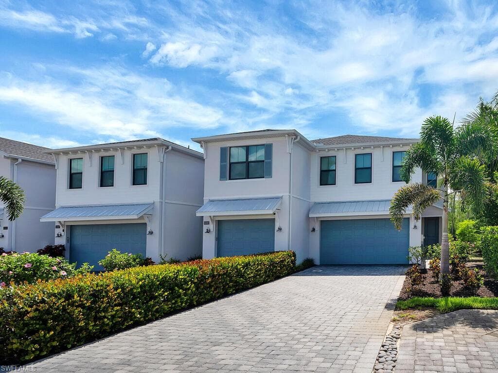 13078 Pembroke Dr, Naples, FL 34105-4