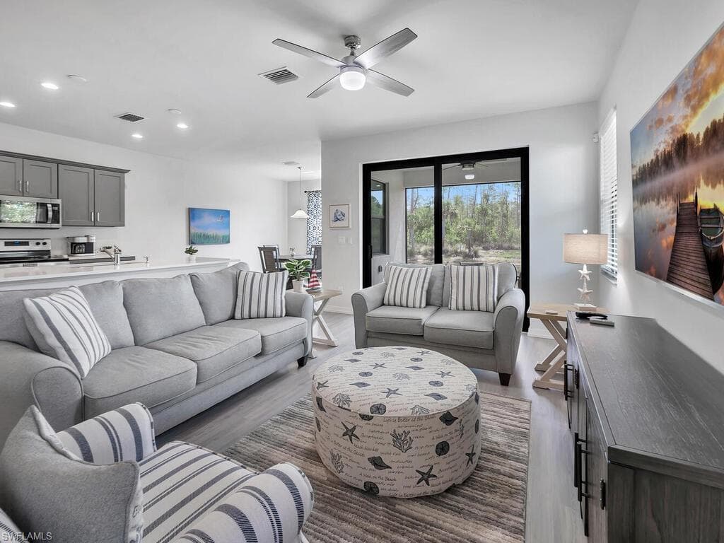 13078 Pembroke Dr, Naples, FL 34105-5