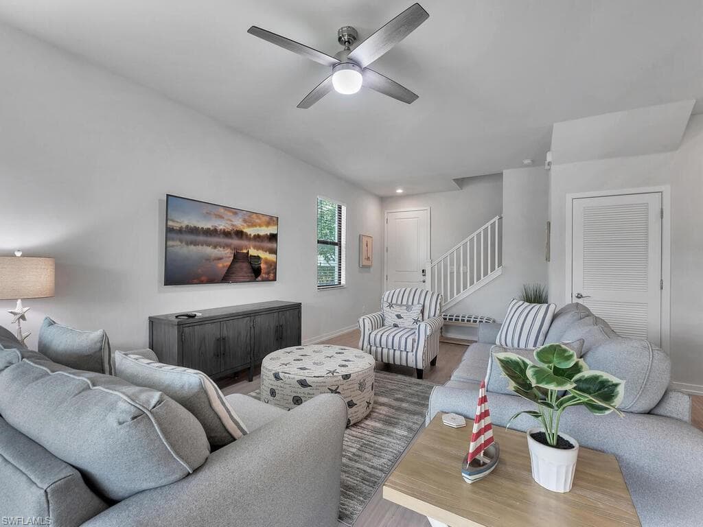 13078 Pembroke Dr, Naples, FL 34105-6