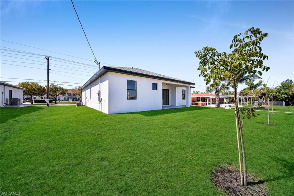 3034 Chiquita Blvd N, Cape Coral, FL 33993-24