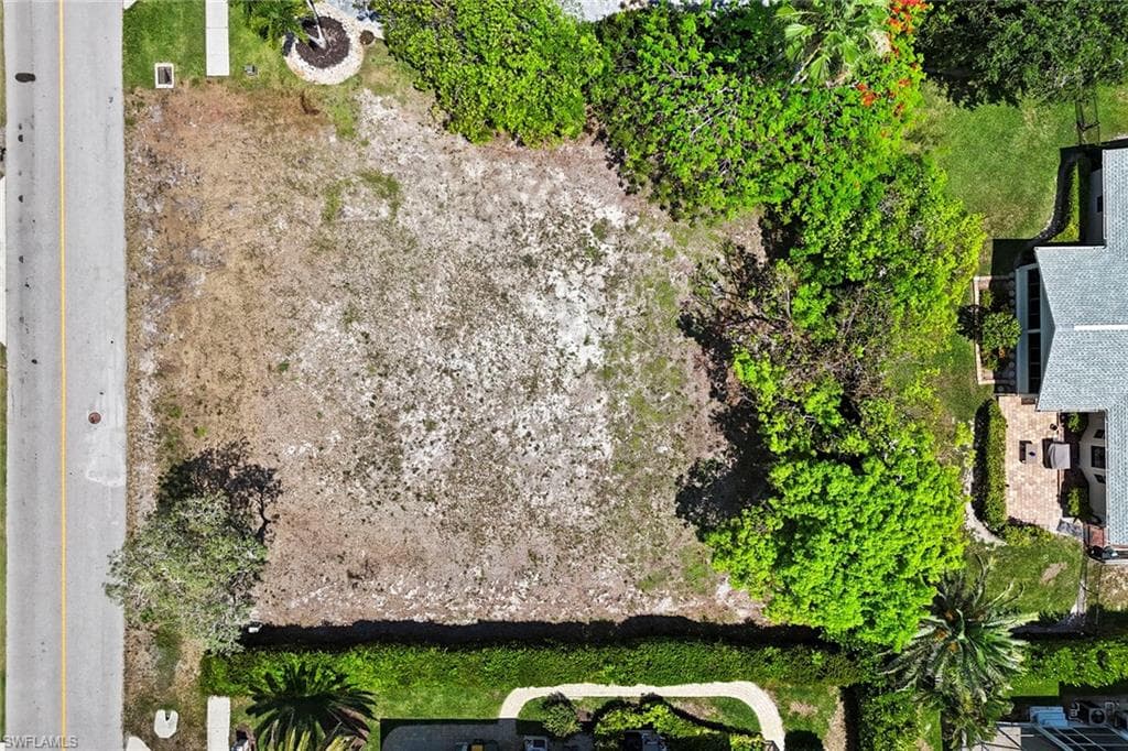 574 Tigertail Ct, Marco Island, FL 34145-11