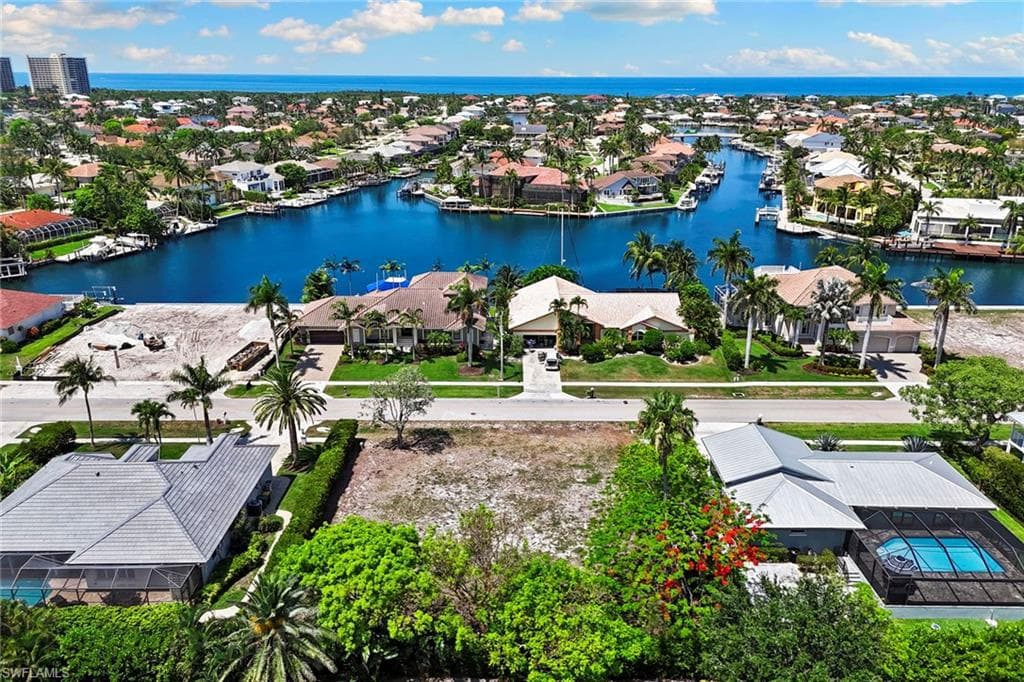 574 Tigertail Ct, Marco Island, FL 34145-1