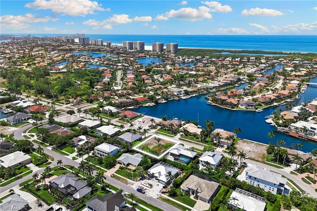 574 Tigertail Ct, Marco Island, FL 34145-4
