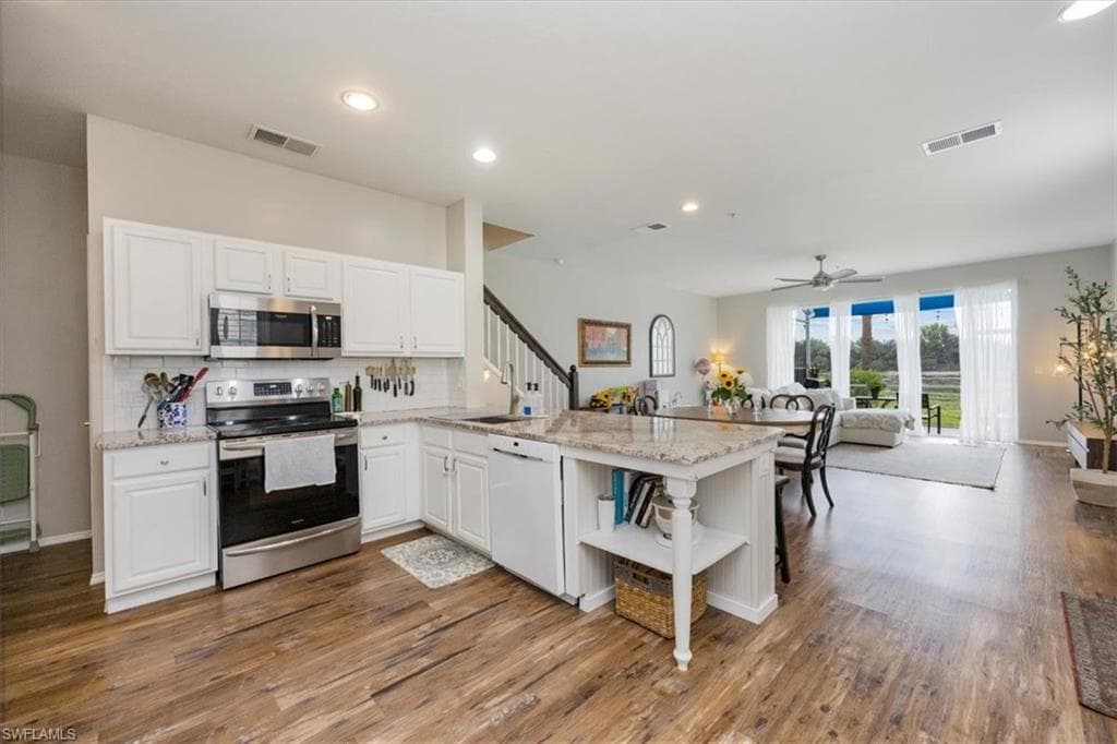 1050 Albany Ct 199, Naples, FL 34105-10